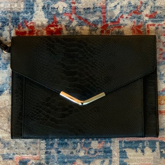 Chic Black Clutch/Wristlet - Picture 2 of 5